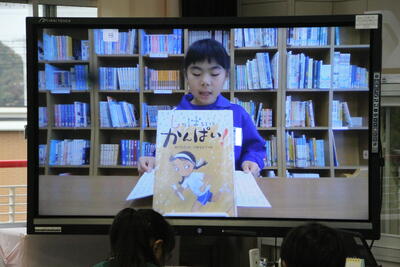 発表するお友達です。