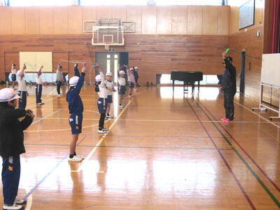 3年縄跳び指導03