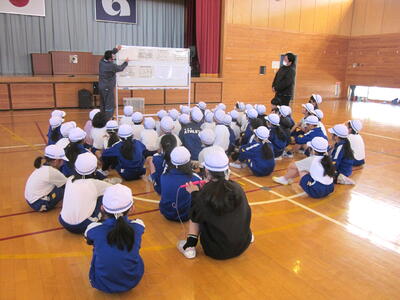 3年縄跳び指導08