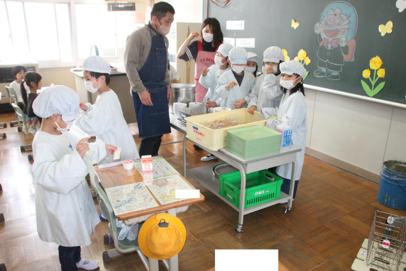 給食02（配膳準備）