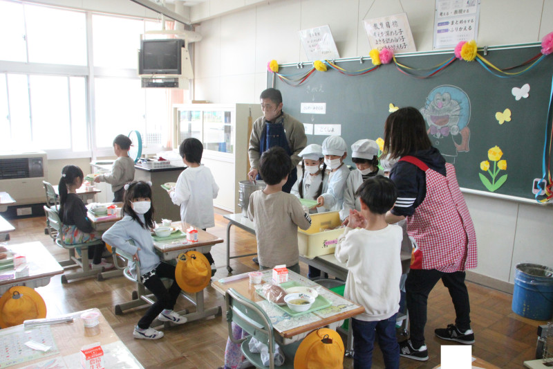 給食06（配膳1）