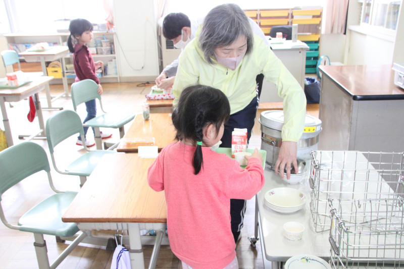 給食17（みなみ）