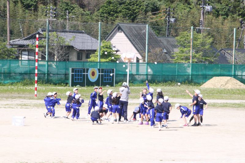 1･2年玉入れ練習02