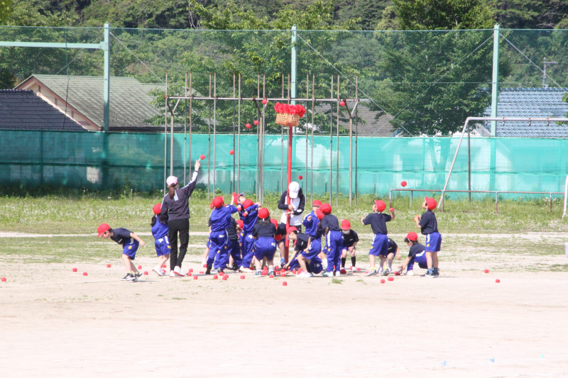 1･2年玉入れ練習03