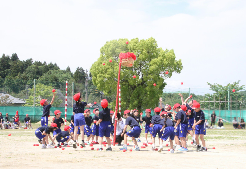 08_1・2年（団）ダンシング玉入れ05(済)