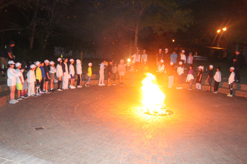 キャンプファイヤー03