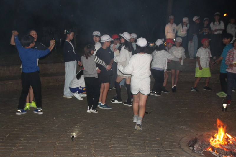 キャンプファイヤー06