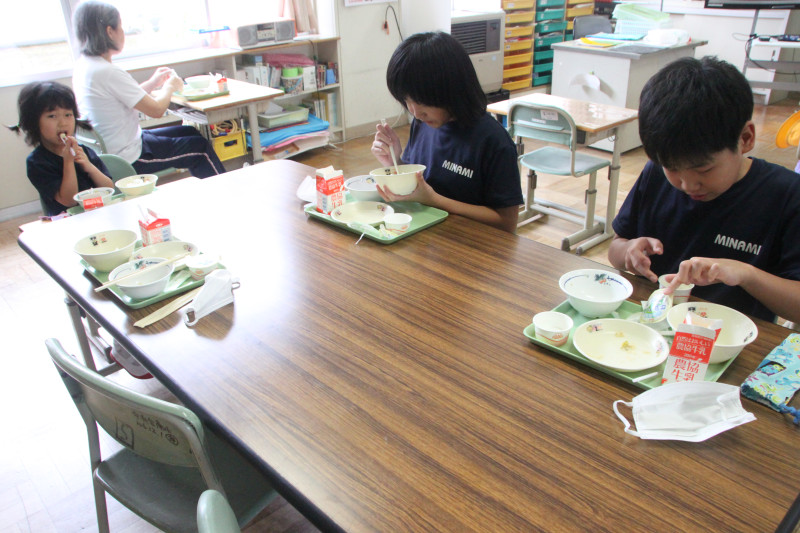 みなみ給食03