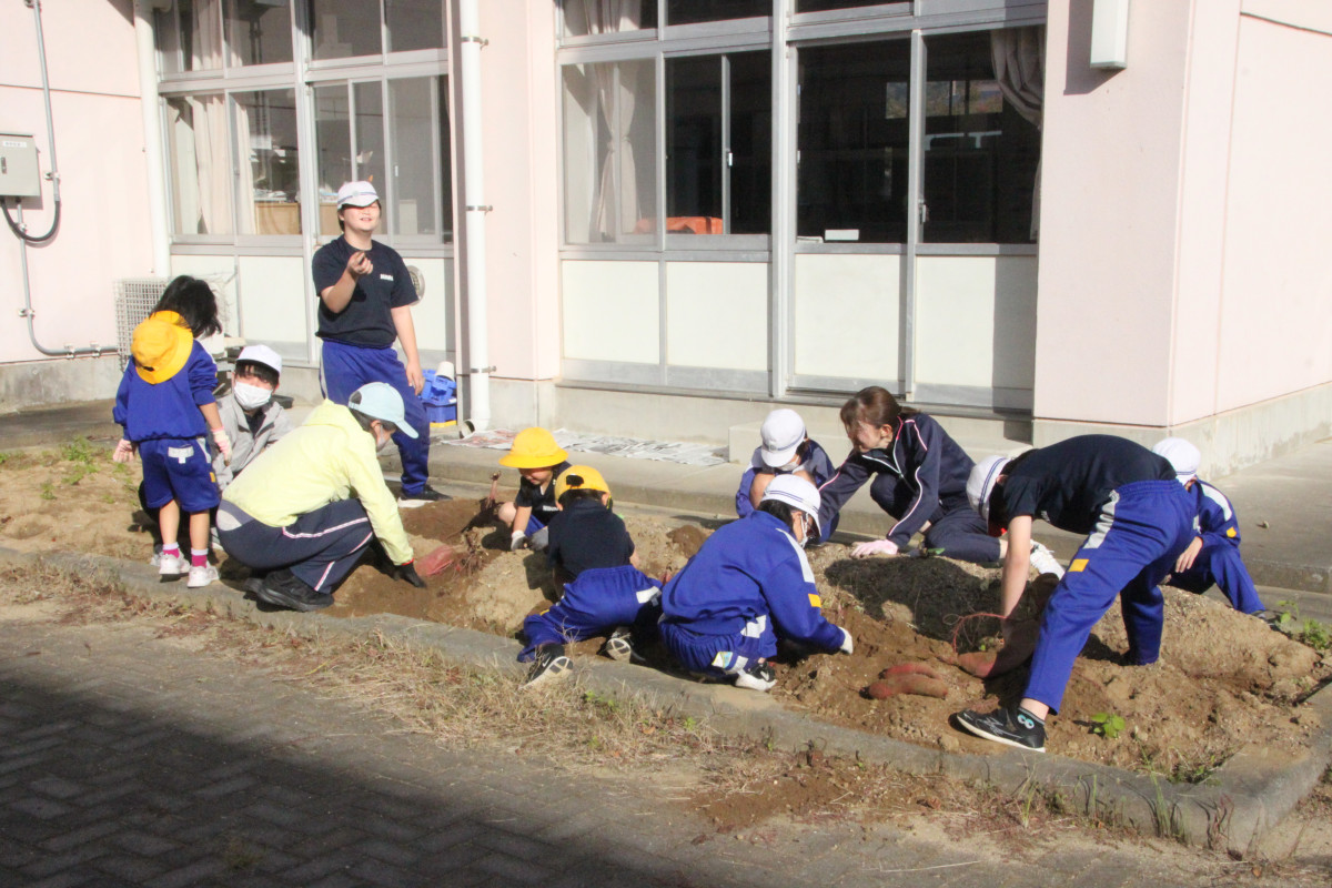 みなみ（芋掘り）01