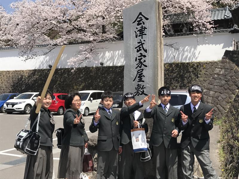 桜満開、かなり暑くなりました。