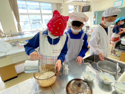 6CCB495B-45A6-4EEC-AB8C-46E7420834BC