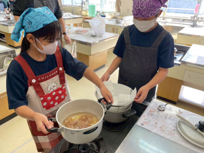 62B63E2A-BE75-4371-AD4B-4A748FC39353