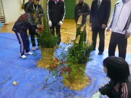 南天の向きを調整中