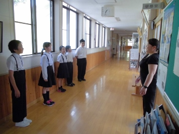 あいさつの様子