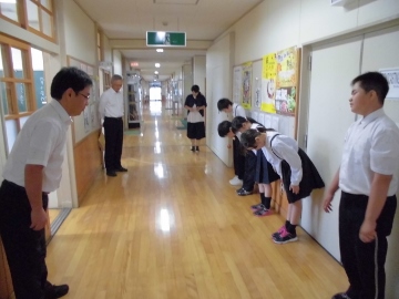 お世話になります。