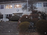 白い粒は雨です。