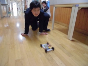 どちらに進むかな