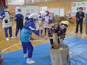 餅つきの様子