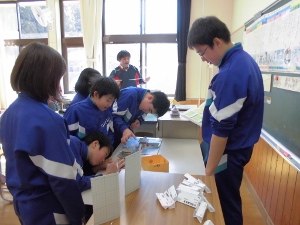 模型見学の様子