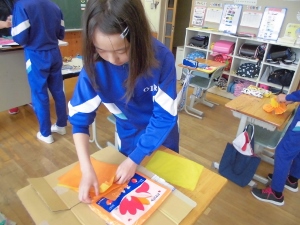 きれいな色になるように重ねます