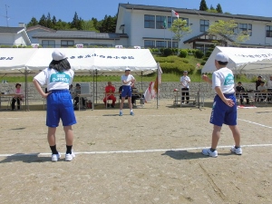 応援合戦（白）