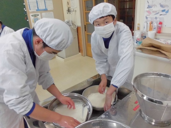 頑張って研いでいます。