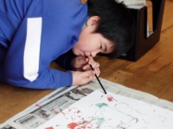 ストローで模様描き