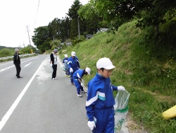 ゴミはどこかな～。