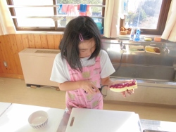 皮をきれいにむきます