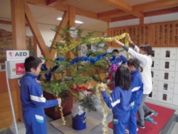 高いところは先生にお任せ