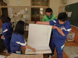 慎重に慎重に。