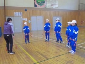 先生のお話を良く聞いて・・・。