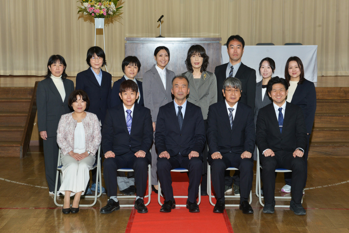 070402職員集合写真