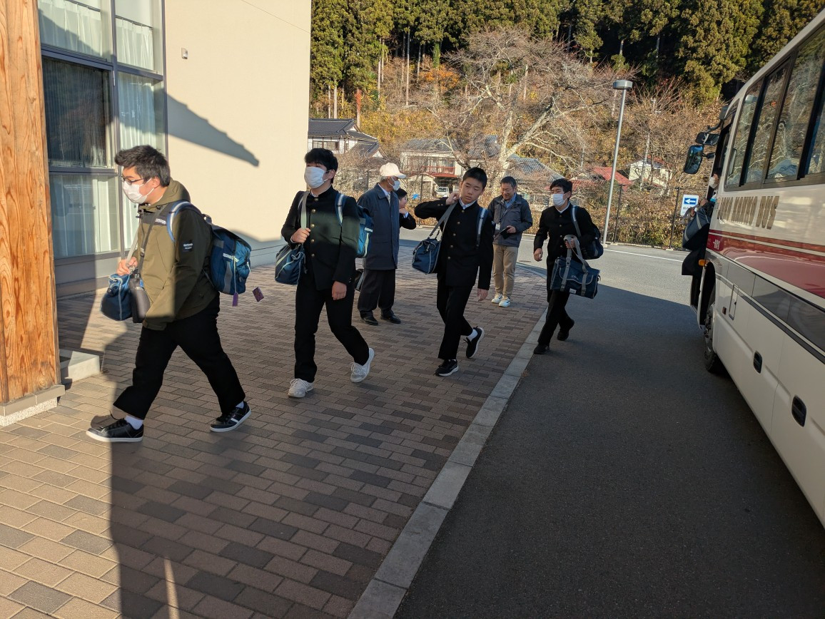 PXL_20251118_224505104