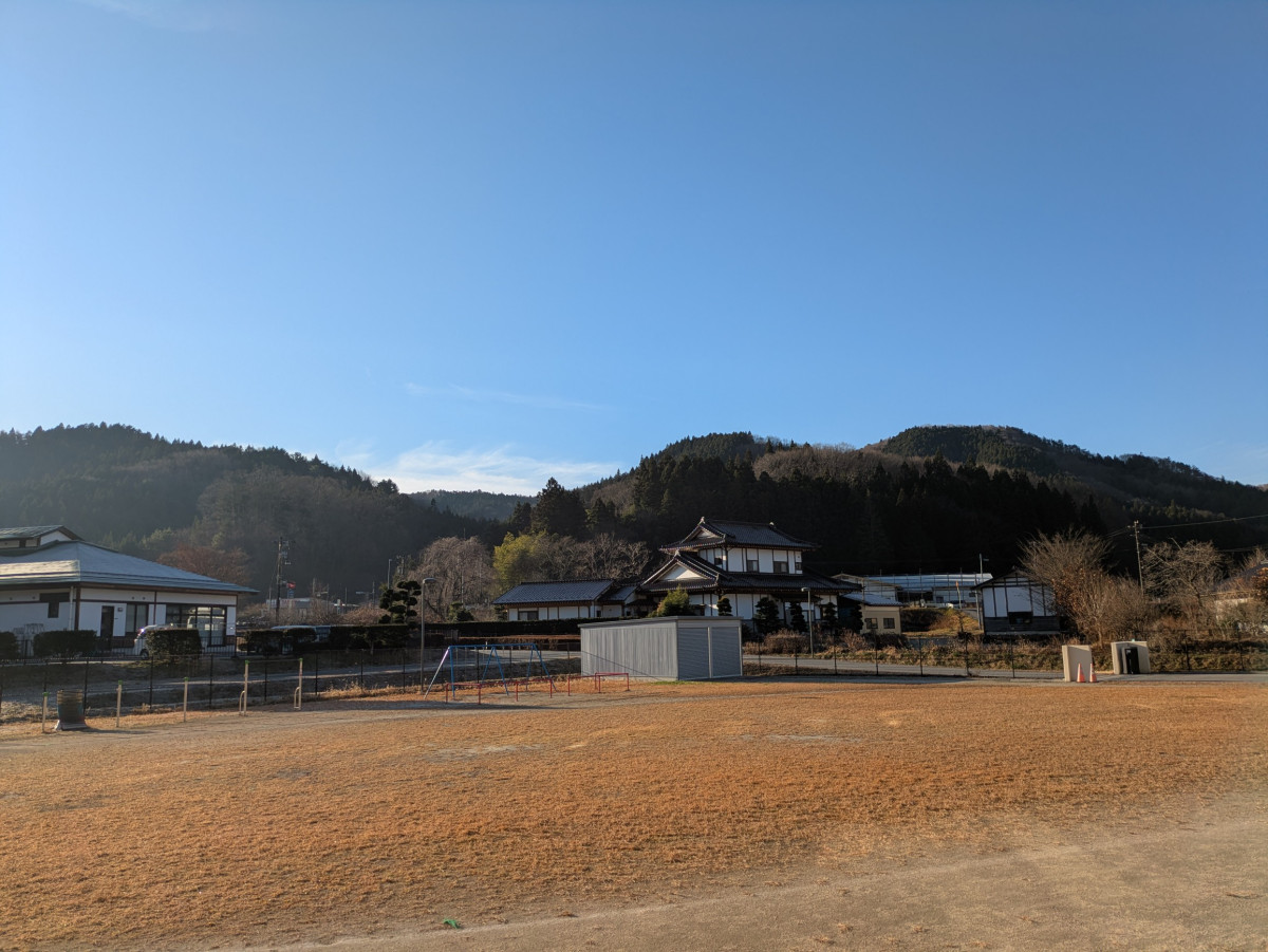 PXL_20251207_231925283