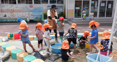 00  年少　水遊び　　 InkedDSCF0844_LI