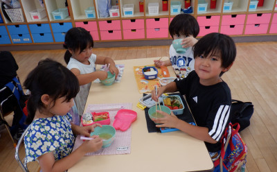 00　年長　味噌汁　DSCF2691