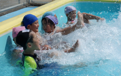 00　年長　プール　DSCF2829