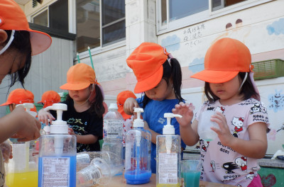 00　年少　色水遊び　SCF3106