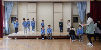 00 年長 ステージを使って DSCF6260