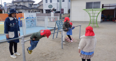 00　年中　鉄棒　SCF6563