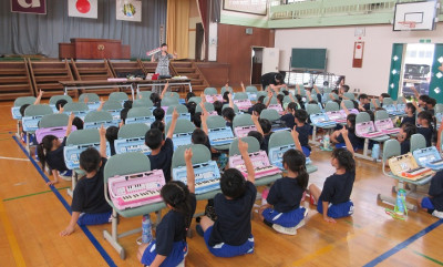 鍵盤ハーモニカ０