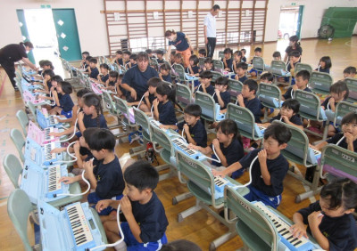 鍵盤ハーモニカ