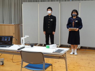 SSCの説明をする生徒会役員