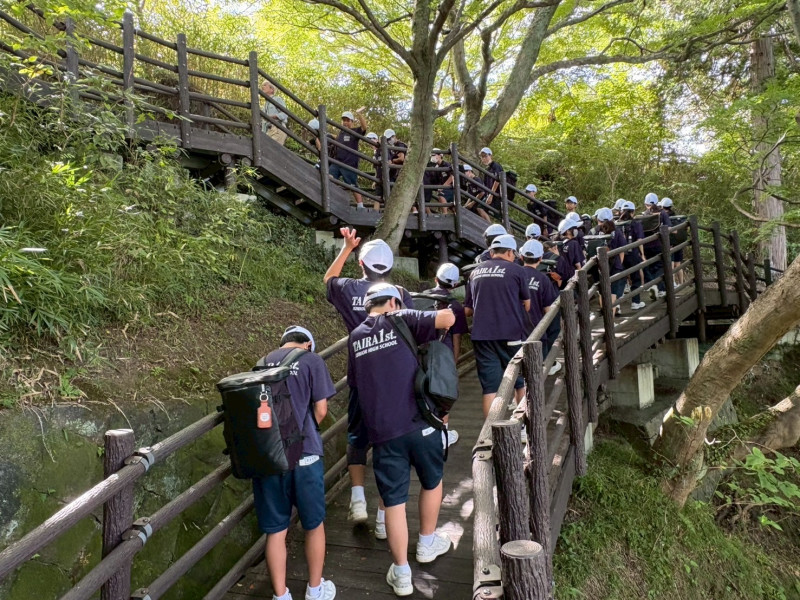 4D6531F9-B3F2-4593-A81B-70BB5ED7366A