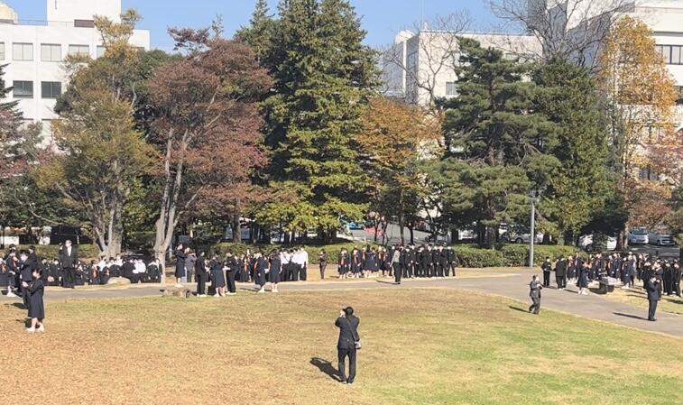 全校合唱「夢の世界を」