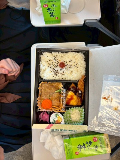 DF034C8C-3F67-4D77-8DFA-45B3CFD061EB