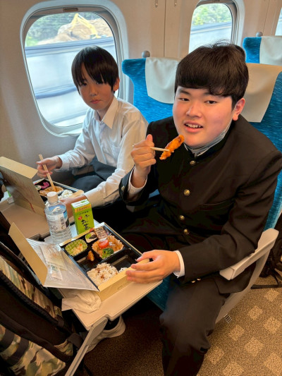 9004B977-DF49-43A3-BF4D-A59BCC5ADF3B