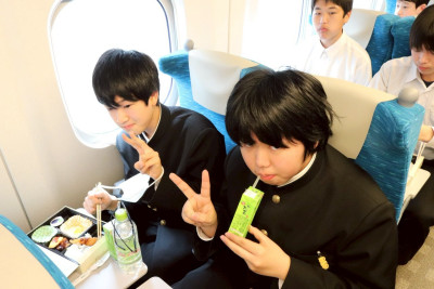 3460EDB7-C438-4CB0-AB4F-9169CCDD352B