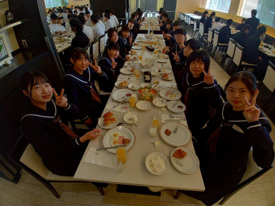 7F553E42-8A42-4E58-8FAC-D7D819896865